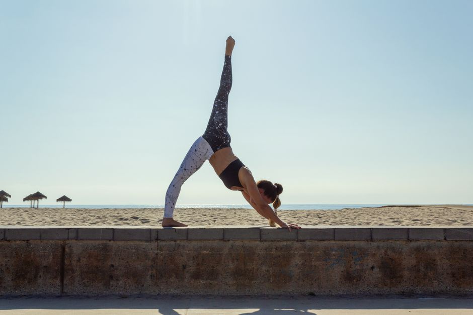 Vinyasa-jóga folyamatos mozgássor